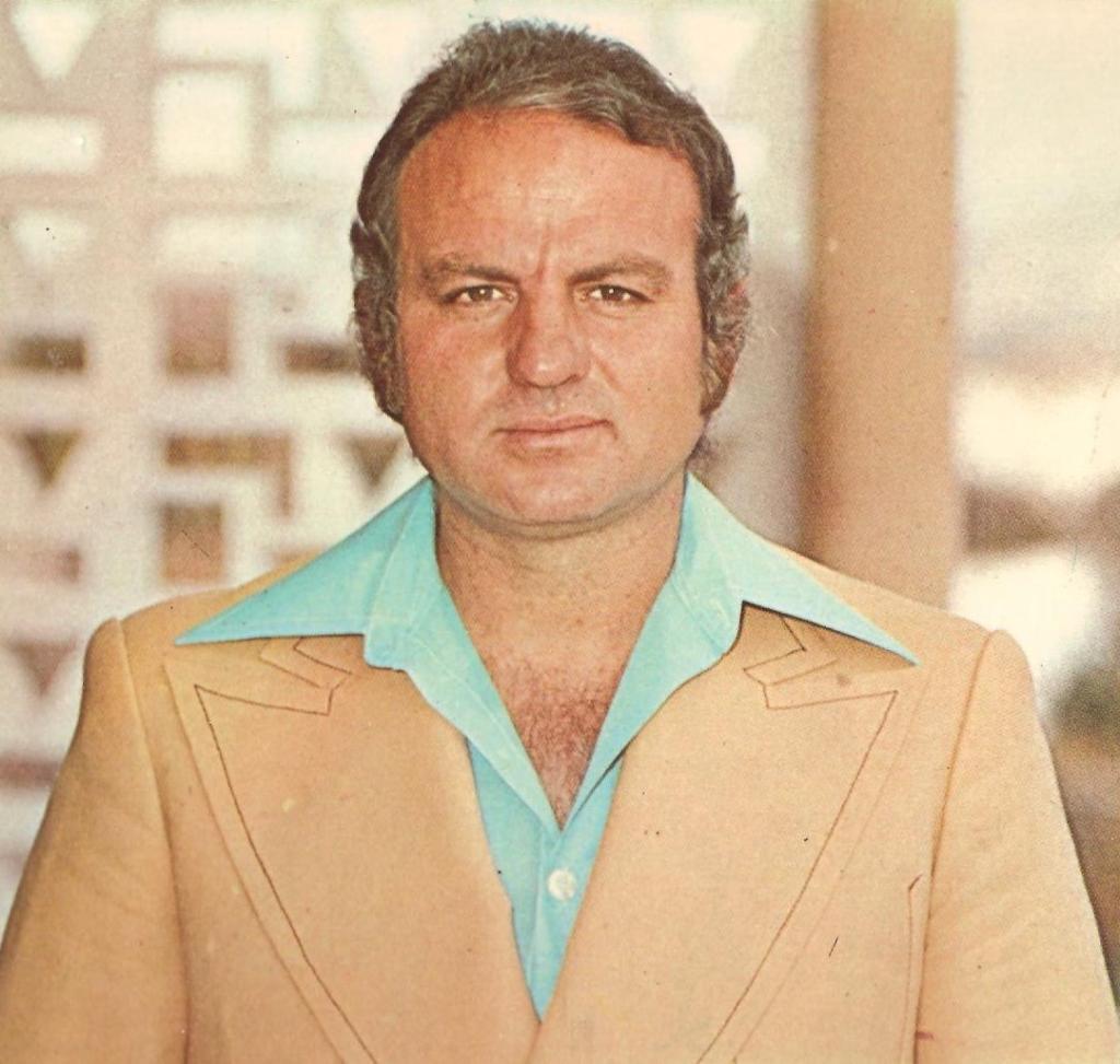 Πέθανε ξαφνικά ο Μάνος Παπαδάκης - Media