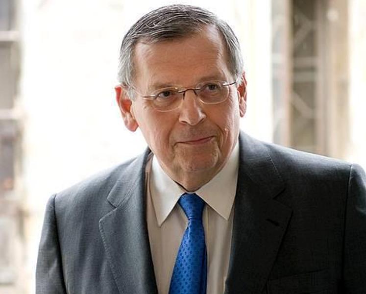 «Αιρετικός» Μάνος για την υπόθεση Παπαντωνίου: Κυνηγάμε αυτόν που τα παίρνει, αλλά όχι αυτόν που τα δίνει - Media