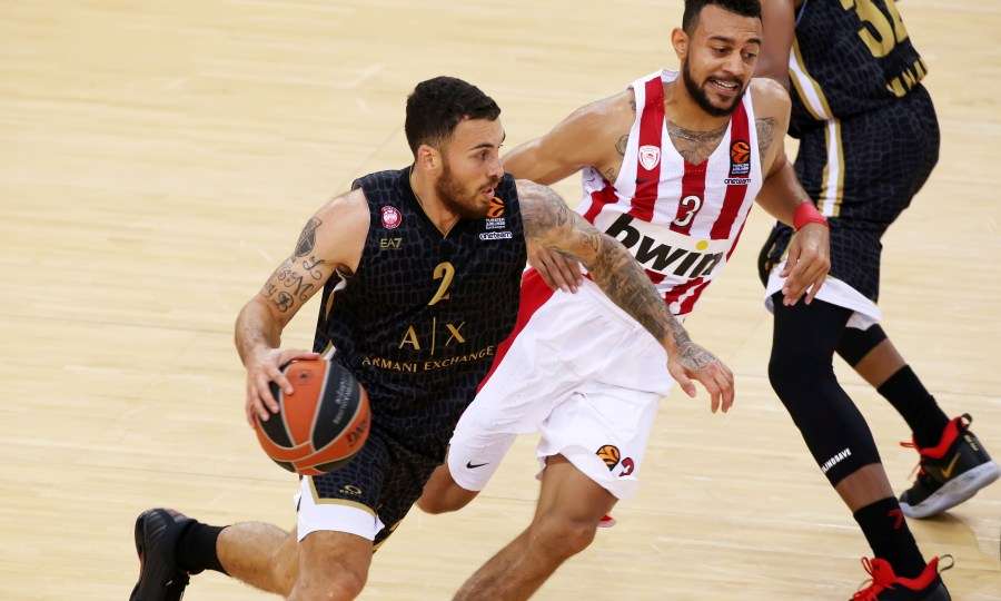 Πικρά «αποκαλυπτήρια» στο ΣΕΦ για Ολυμπιακό, βαριά ήττα από Αρμάνι - Media