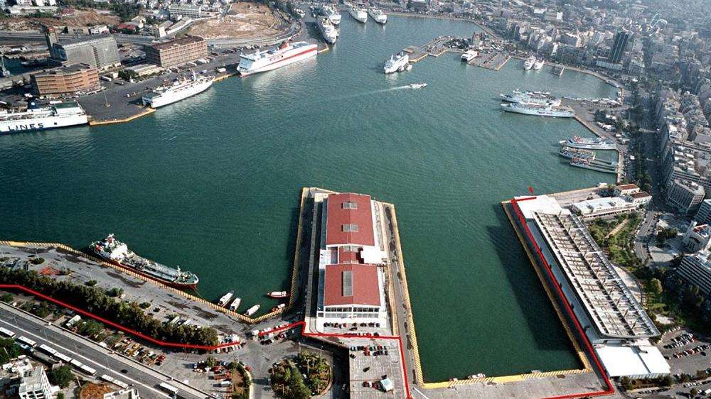 Bloomberg: O Πειραιάς μπορεί να γίνει το Νο 1 λιμάνι της Ευρώπης - Media
