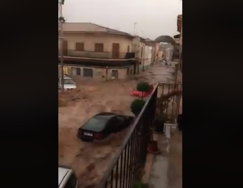 Εικόνες… Ελλάδας στη Μαγιόρκα: Χείμαρρος λάσπης «σαρώνει» οικισμό μετά από ισχυρή καταιγίδα - Τουλάχιστον 10 νεκροί (Video) - Media