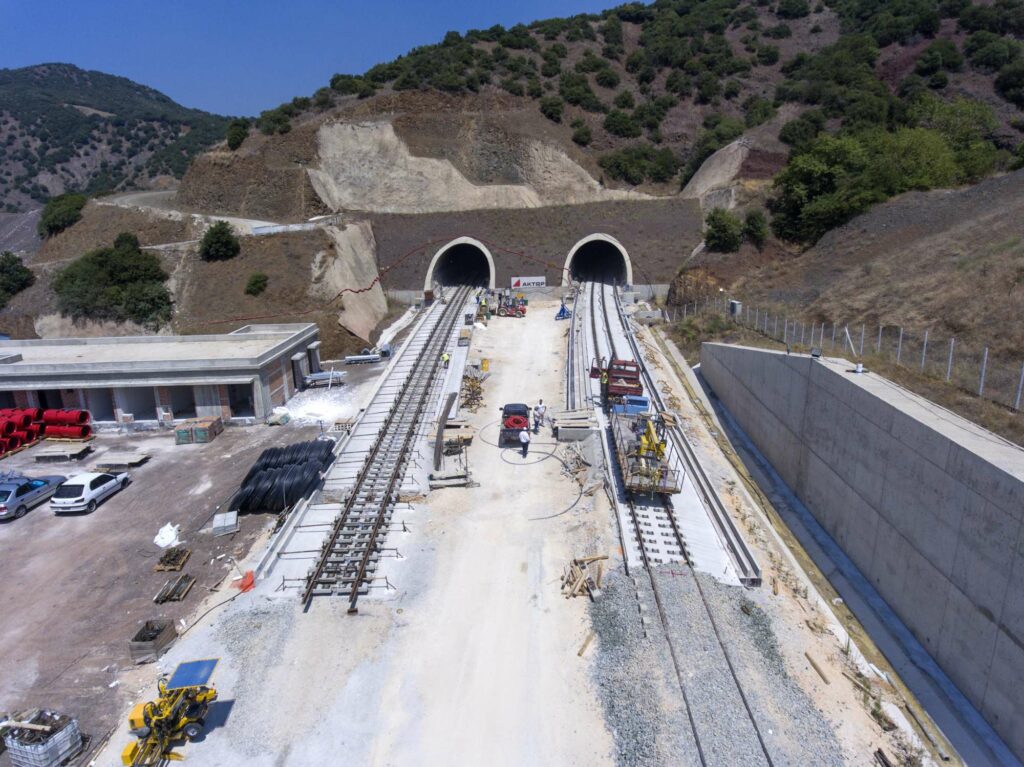 Χατζηδάκης: «Πότε θα ολοκληρωθεί η σιδηροδρομική γραμμή Αθήνας - Θεσσαλονίκης;» - Media