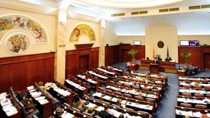 Τη Δευτέρα ξεκινά η συζήτηση στην Βουλή των Σκοπίων για την τροποποίηση του Συντάγματος – Δεν διαθέτει ο Ζάεφ την απαραίτητη πλειοψηφία - Media
