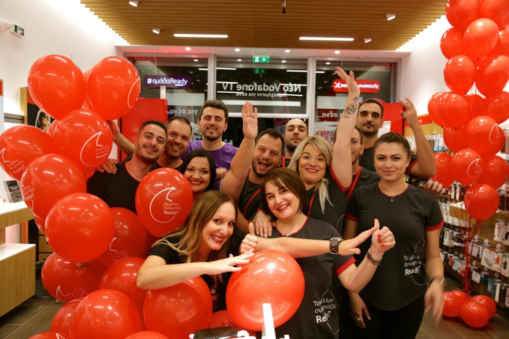 Η Vodafone εγκαινιάζει δυο νέα καταστήματα σε Αθήνα και Θεσσαλονίκη - Media