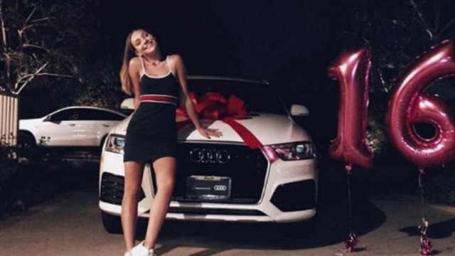 Sia: Το κορίτσι των βίντεοκλιπ της μεγάλωσε και έλαβε το καλύτερο δώρο! (Video) - Media