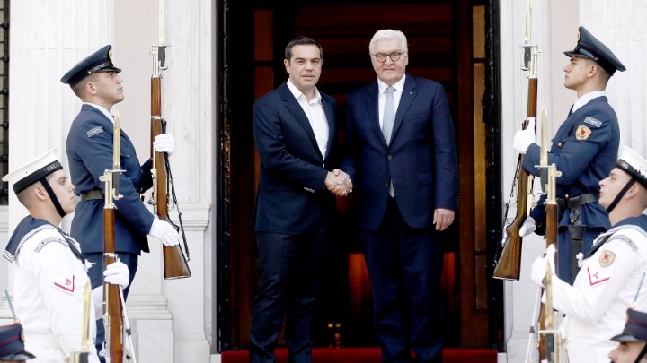 Αλ. Τσίπρας προς Β. Σταϊνμάιερ: Να μην κρύψουμε κάτω από το χαλί τις διαφορές από το παρελθόν (Video) - Media