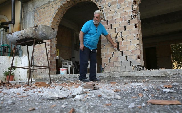 Ζάκυνθος: Έκτακτη εκκένωση κατοικιών που κινδυνεύουν από πτώση βράχου - Media