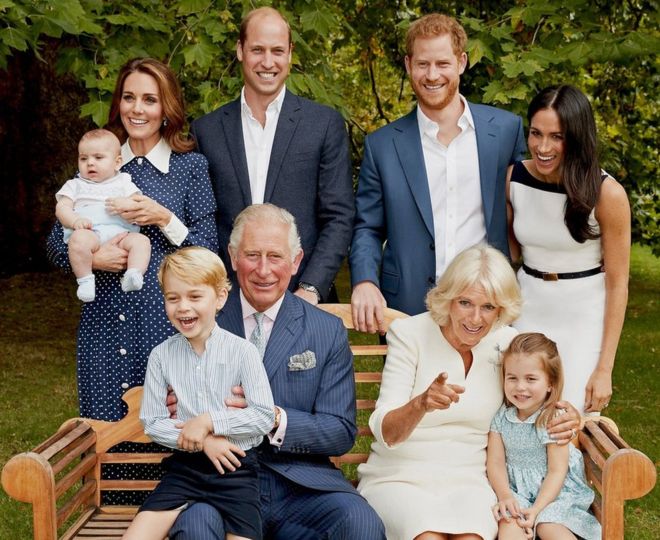 Ο πρίγκιπας Κάρολος γιορτάζει τα 70 χρόνια του με μουσακά με πέρδικα (Photos) - Media