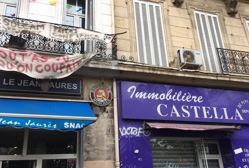 Ειρωνεία της τύχης: Κατέρρευσε μπαλκόνι στη Μασσαλία στην πορεία για τα θύματα της κατάρρευσης δύο πολυκατοικιών - Media