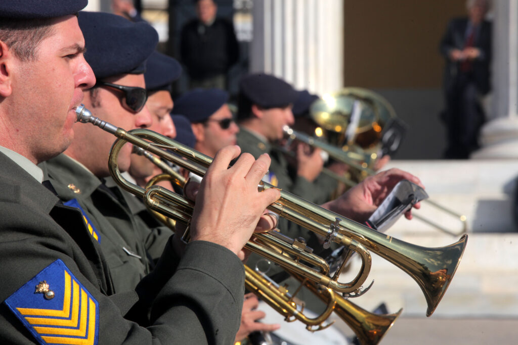 Δύο σενάρια για τα αναδρομικά στα ειδικά μισθολόγια - Media