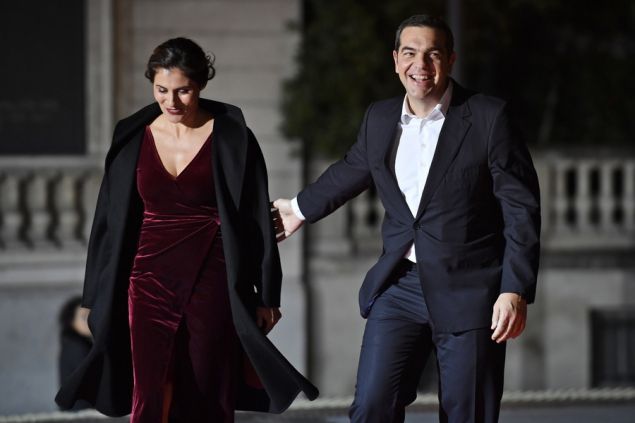 Άγρια επεισόδια μεταξύ οπαδών στην Αλεξάνδρας - Φθορές σε αυτοκίνητα (Photo, Video) - Media