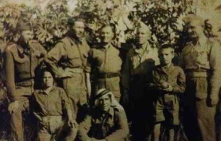 Ο Έλληνας πρόσφυγας που οι Πολωνοί κατάσκοποι γέμισαν με σοκολάτες (Photos) - Media