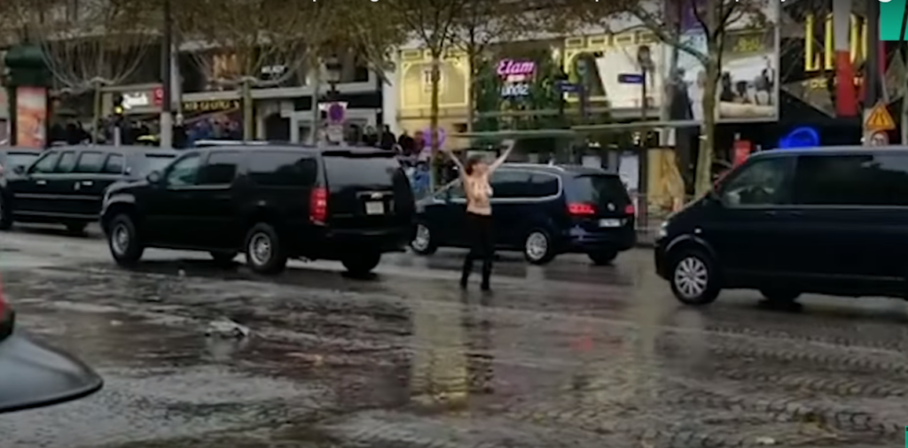 «Πέσιμο» από γυμνόστηθες Femen έφαγε ο Τραμπ στο Παρίσι (Video) - Media