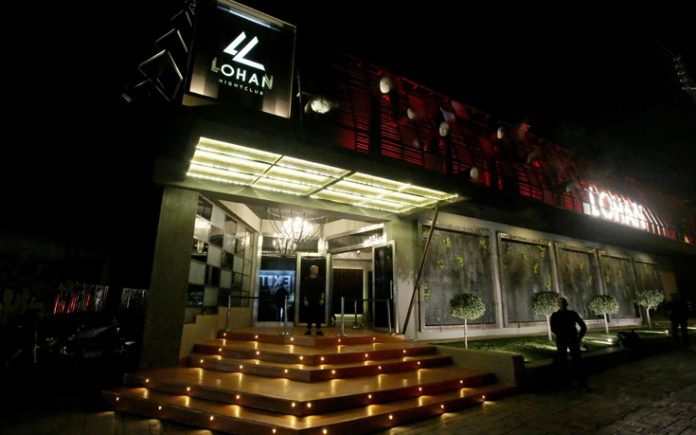 Ιερά Οδός: Άγριο ξύλο μέσα και έξω από γνωστό κέντρο διασκέδασης - Έπεσαν πυροβολισμοί - Media