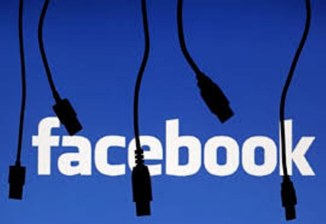 «Έπεσε» το facebook  - Media