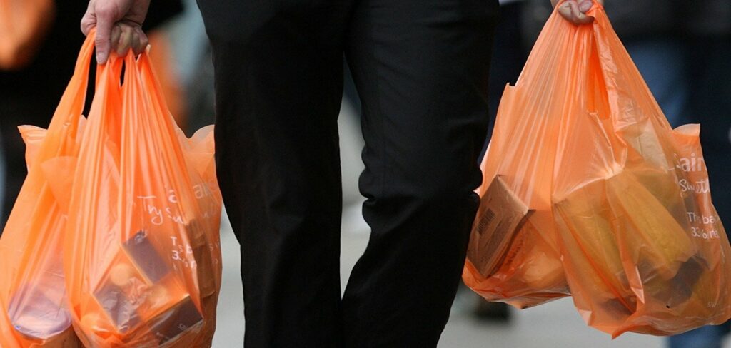 Φάμελλος: Ούτε ένα ευρώ στα ταμεία του κράτους …από το τέλος της πλαστικής σακούλας - Media