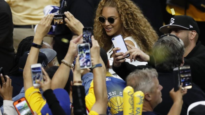 Βιβλίο για τη Μπιγιονσέ και τον μαύρο φεμινισμό - Media