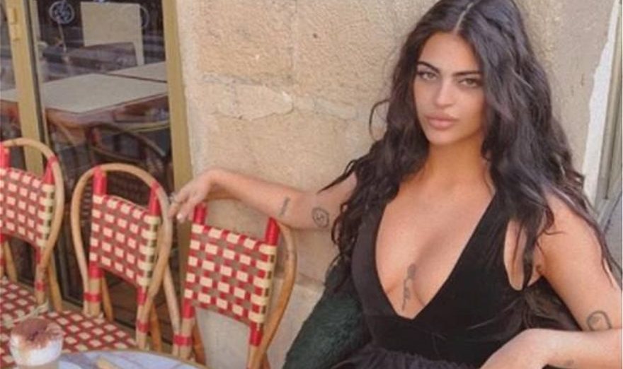 Σέξι blogger καταγγέλλει: Μου απαγόρευσαν την είσοδο στο Λούβρο λόγω προκλητικής ενδυμασίας - Media
