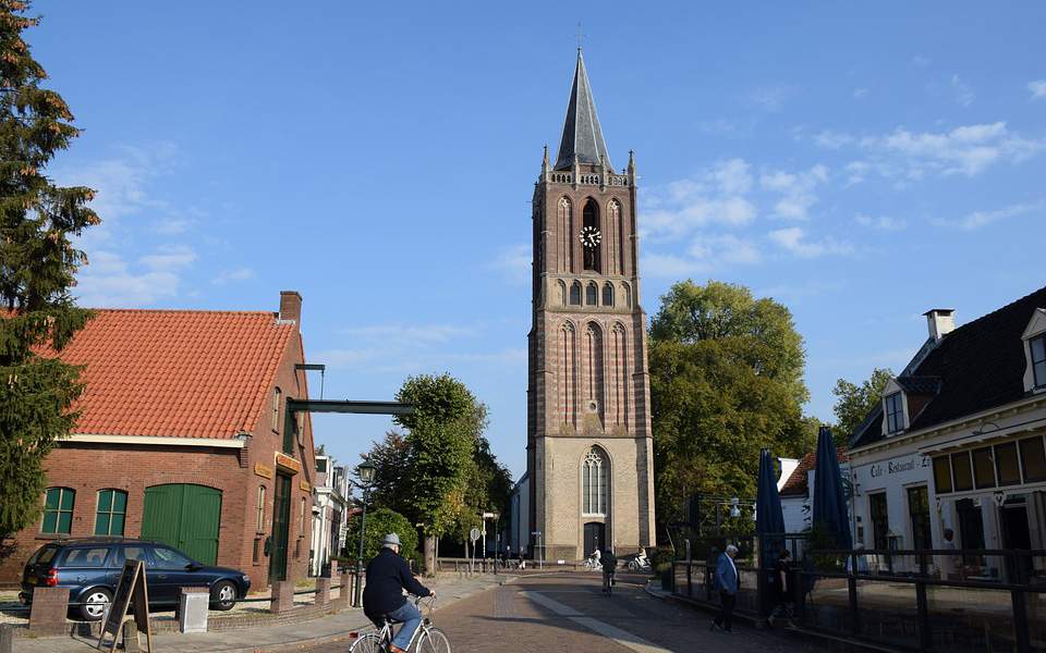 Γιατί μια ολλανδική εκκλησία λειτουργεί νύχτα-μέρα - Media