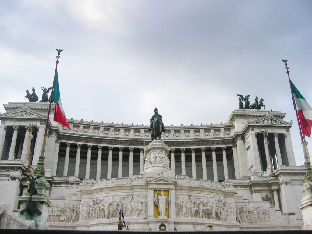 Σήμερα λήγει το τελεσίγραφο των προς τη Ρώμη - «Η ιταλική κυβέρνηση κινδυνεύει να χάσει ακόμα και την εξουσία» - Media
