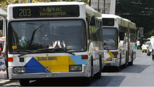 Συγκρούστηκαν λεωφορεία στο Αιγάλεω - Έντεκα ελαφρά τραυματίες (Video) - Media