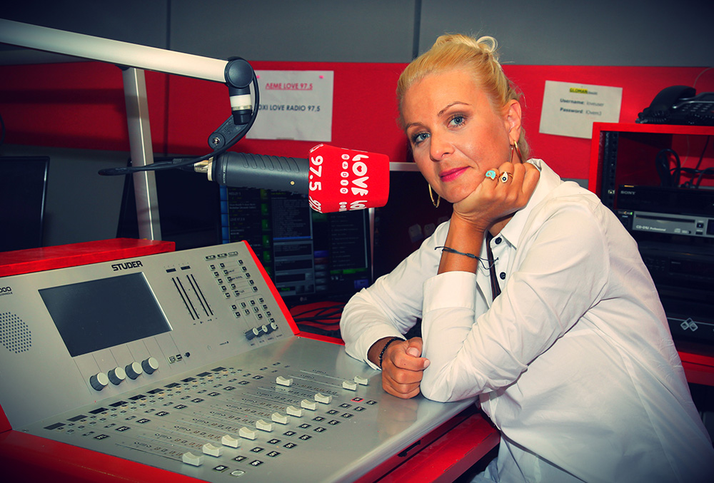 Εκνευρισμός με την Κατερίνα Γκαγκάκη σε ραδιόφωνο  - Media