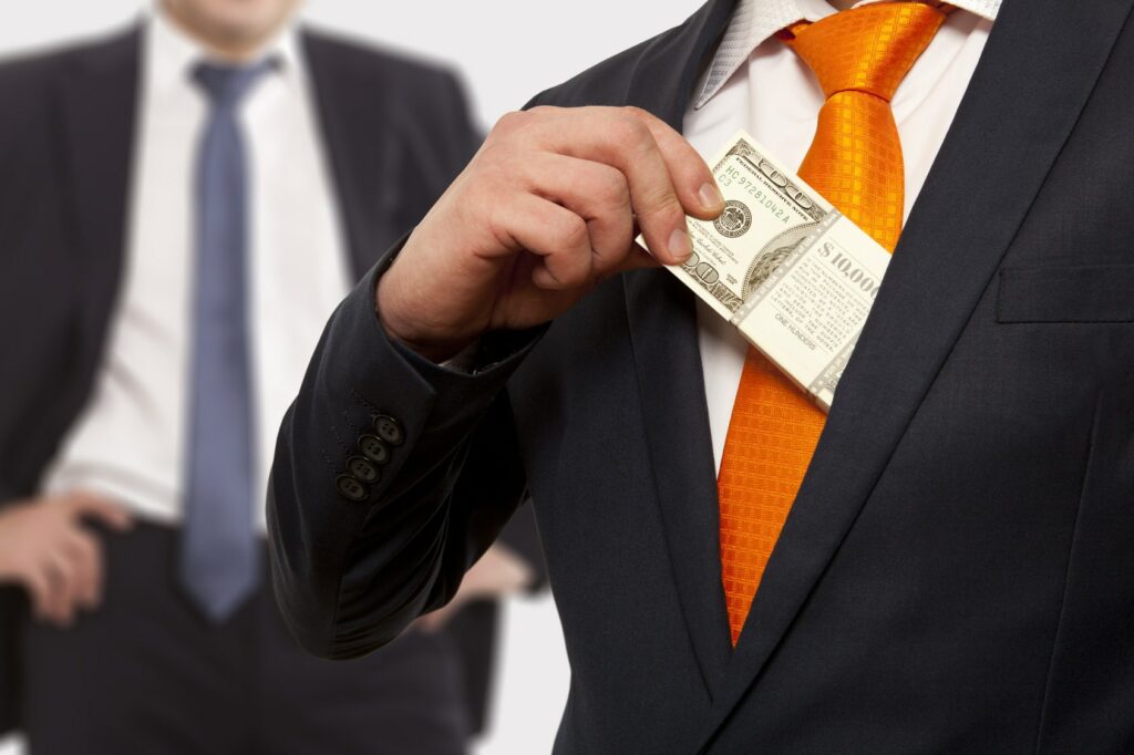 «Βόμβα» ΑΑΔΕ: Τέσσερις μεγαλοοφειλέτες «εκτροχίασαν» τα έσοδα τον Σεπτέμβριο - Media