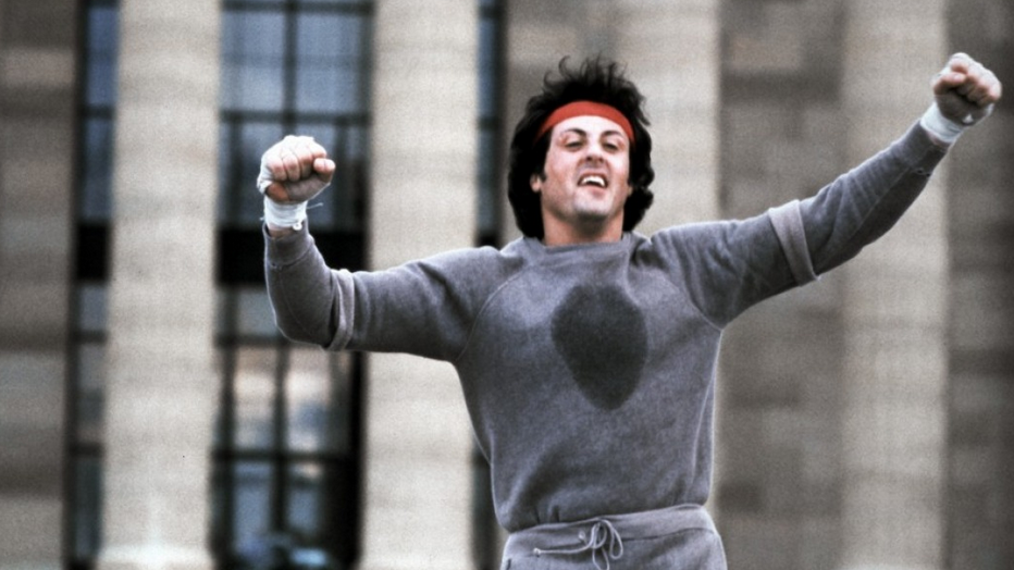 Συγκινεί ο Σταλόνε δίνοντας τίτλους τέλους στον ιστορικό Rocky Balboa (Video) - Media