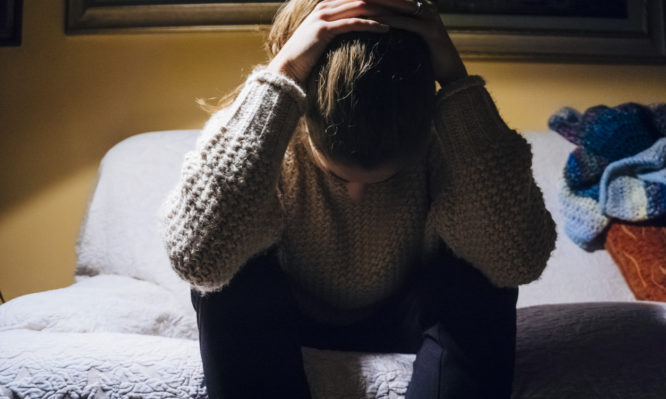Κατάθλιψη: Τα συμπτώματα που εκδηλώνονται στο σώμα  - Media