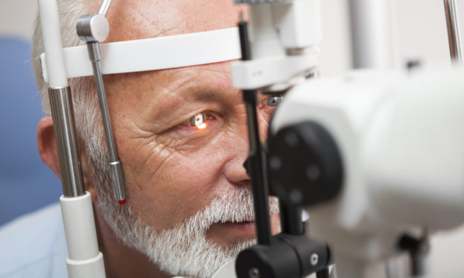 Το σημάδι στα μάτια που «μαρτυρά» τη νόσο του Αλτσχάιμερ - Media