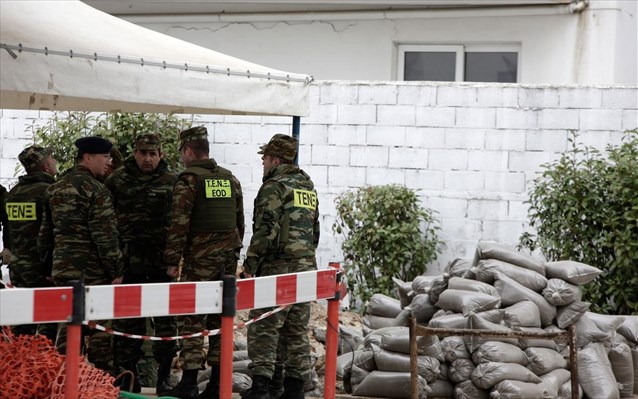 Ελεγχόμενη εξουδετέρωση παλιάς βόμβας στην Ελευσίνα  - Media