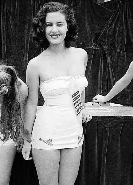 «Έφυγε» η καλλονή Νταίζη Μαυράκη (Photo) - Media