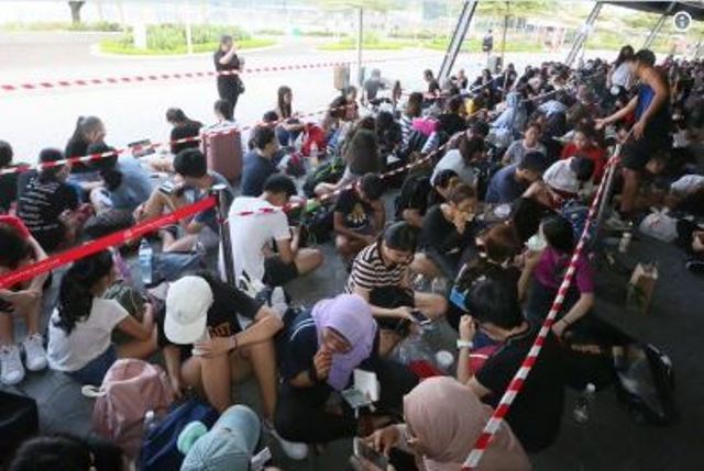 Ποδοπάτημα και ατελείωτη ουρά έξω από τα Η&Μ για χάρη της Moschino (Video | Photos) - Media