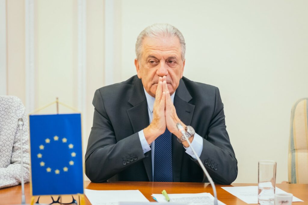 Ο Αβραμόπουλος στο Βουκουρέστι  ενόψει της Ρουμανικής προεδρίας - Media