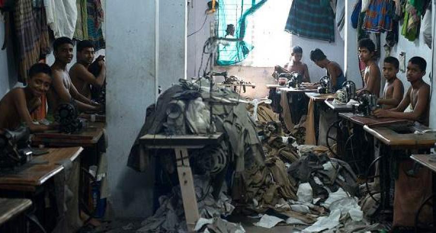 Το «μαύρο» πίσω από το Black Friday (Video) - Media