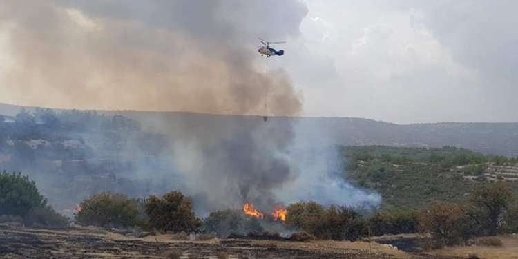 Ανεξέλεγκτη πυρκαγιά έξω από τη Λεμεσό – Έκκληση για βοήθεια από τη βρετανική βάση - Media