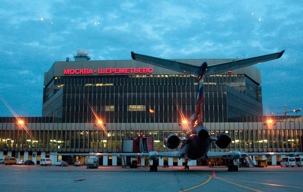 Τραγωδία στη Μόσχα: Αεροπλάνο παρέσυρε άνθρωπο καθώς απογειωνόταν για Αθήνα - Media