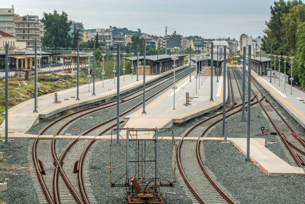 Έπεσαν οι υπογραφές για την υπογειοποίηση του σιδηροδρόμου στα Σεπόλια   - Media