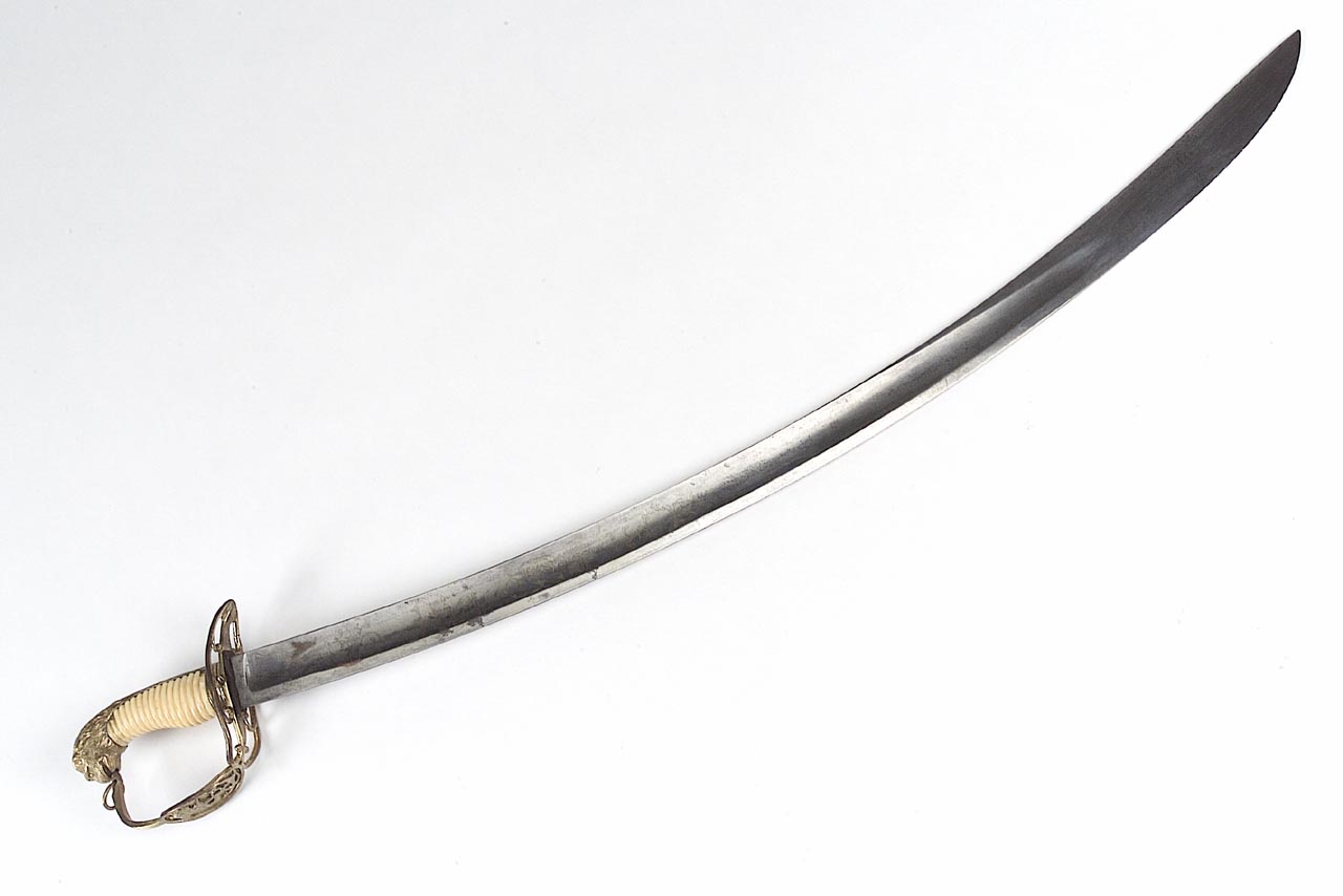 Ξεχάστε τα ψαλίδια - Αυτός ο κουρέας χρησιμοποιεί... σπαθιά (Video) - Media