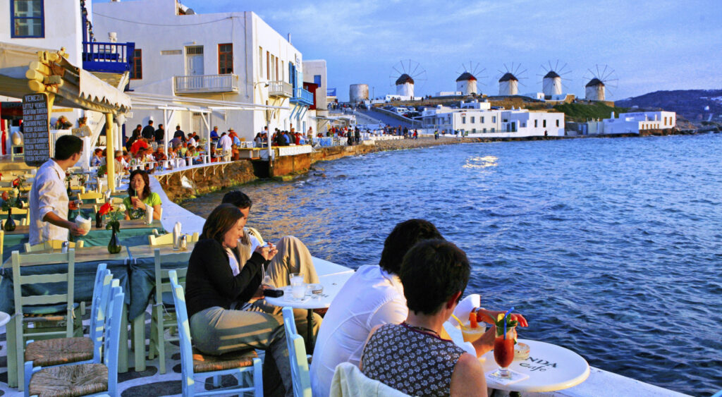 Ποιοι και γιατί επέλεξαν την Ελλάδα για διακοπές - Media