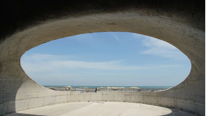 Κίνα: Το «Μουσείο Τέχνης στον Αμμόλοφο»  - Media