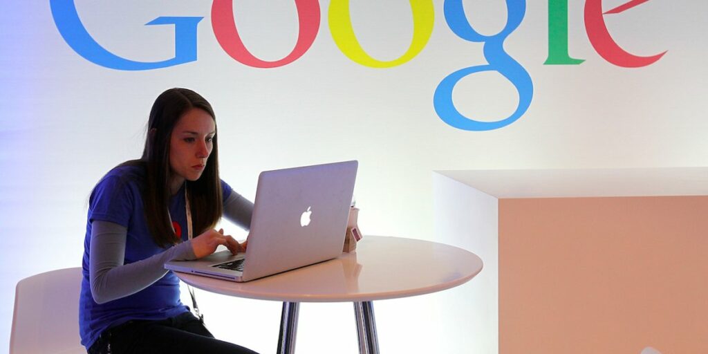 Η Google προσλαμβάνει κοπέλες για να φτιάχνουν εφαρμογές - Media