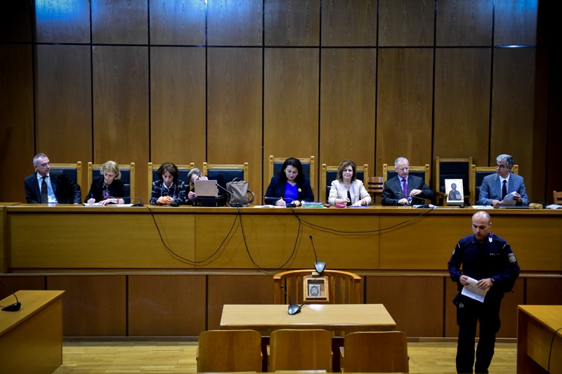 Στη δίκη της Χρυσής Αυγής Βούτσης, Παρασκευόπουλος, Χριστοδουλοπούλου (Photo)  - Media