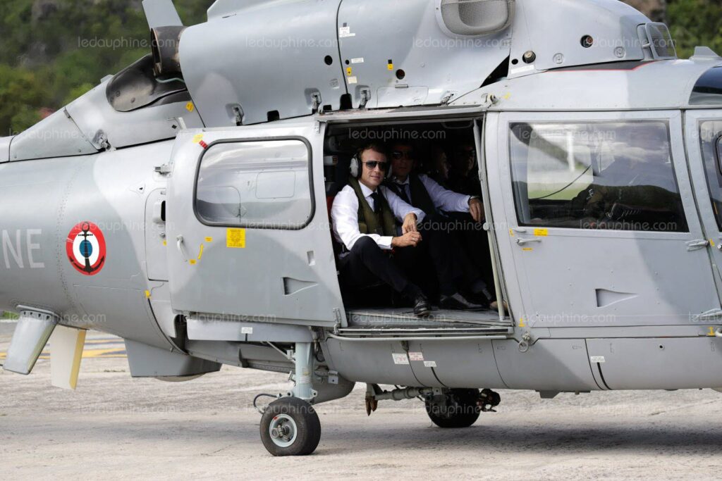 Κίτρινα Γιλέκα: Με ελικόπτερο ήταν έτοιμος να εγκαταλείψει το Ελιζέ ο Εμμανουέλ Μακρόν - Media
