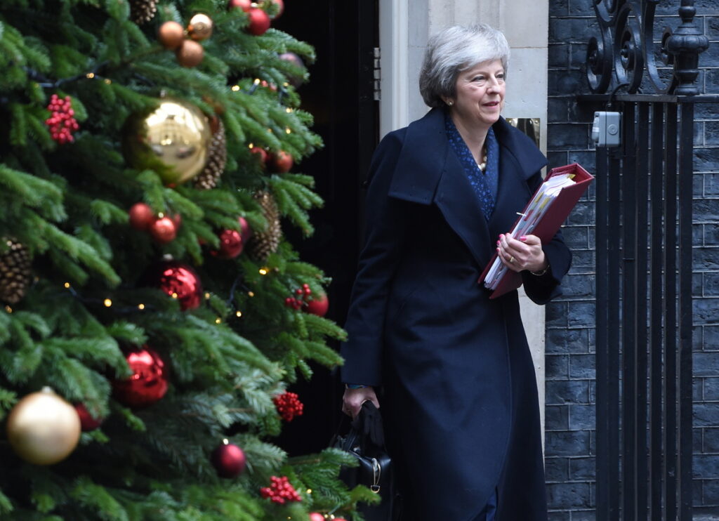 Μέι για πρόταση μομφής: Θα το παλέψω με κάθε τρόπο - Τα σενάρια της επόμενης ημέρας - Media