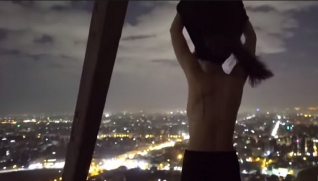 Σύλληψη ενός… καμηλιέρη για τη γυμνή φωτογράφηση Δανών στις πυραμίδες της Γκίζας (Video) - Media