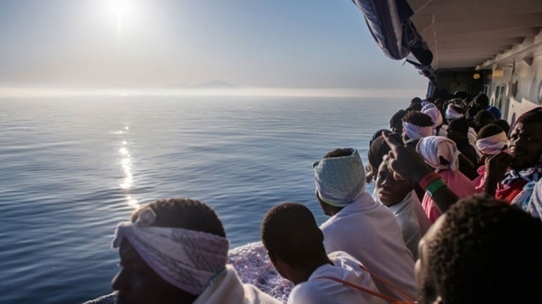 Ισπανία: Σχεδόν 300 μετανάστες διέσωσε το πλοίο Open Arms της ισπανικής μκο Proactiva στα ανοιχτά της Λιβύης - Media