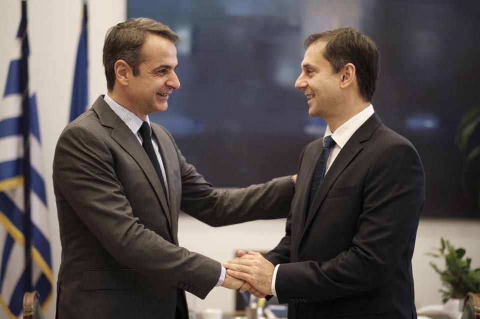 Στην κοινοβουλευτική ομάδα της ΝΔ ο Χάρης Θεοχάρης  - Media