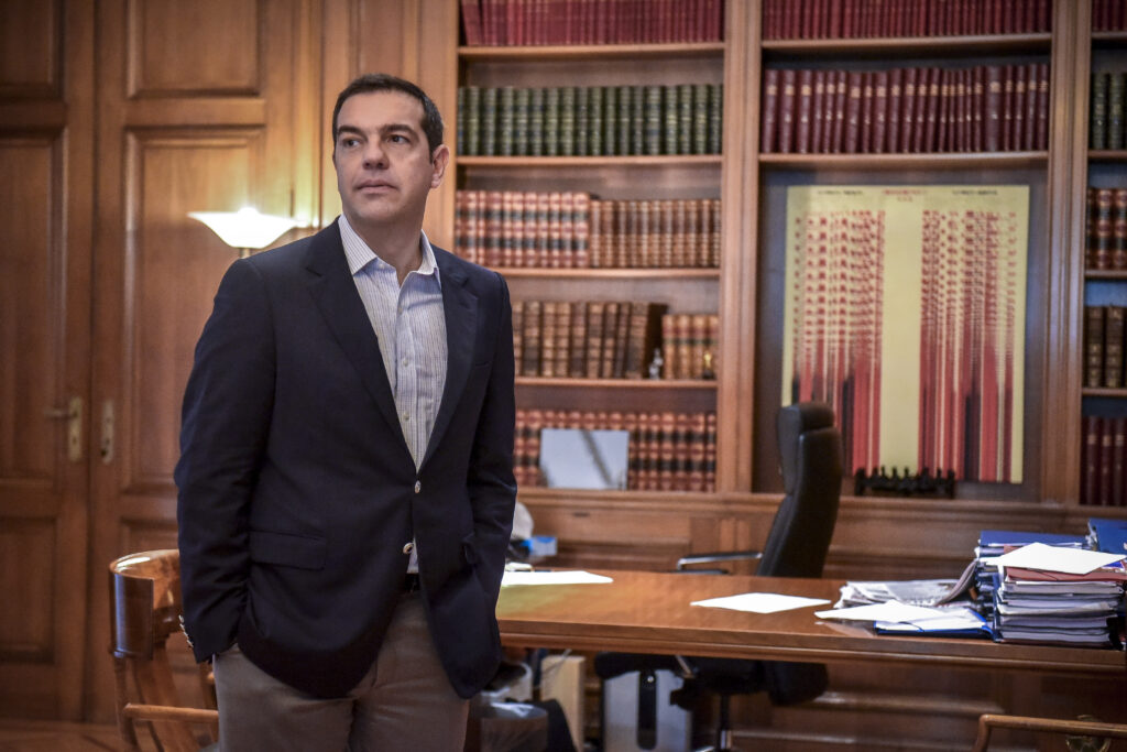 «Κοινωνία - ελίτ» και «πρόοδος - συντήρηση» τα βασικά εκλογικά διλήμματα που θέτει ο Τσίπρας - Media