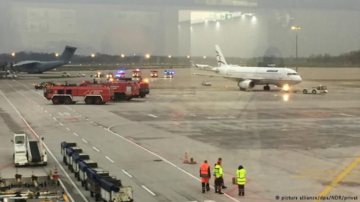 Τρελή καταδίωξη αεροπλάνου της Aegean από ασημί BMW στο αεροδρόμιο του Ανόβερου! - Media